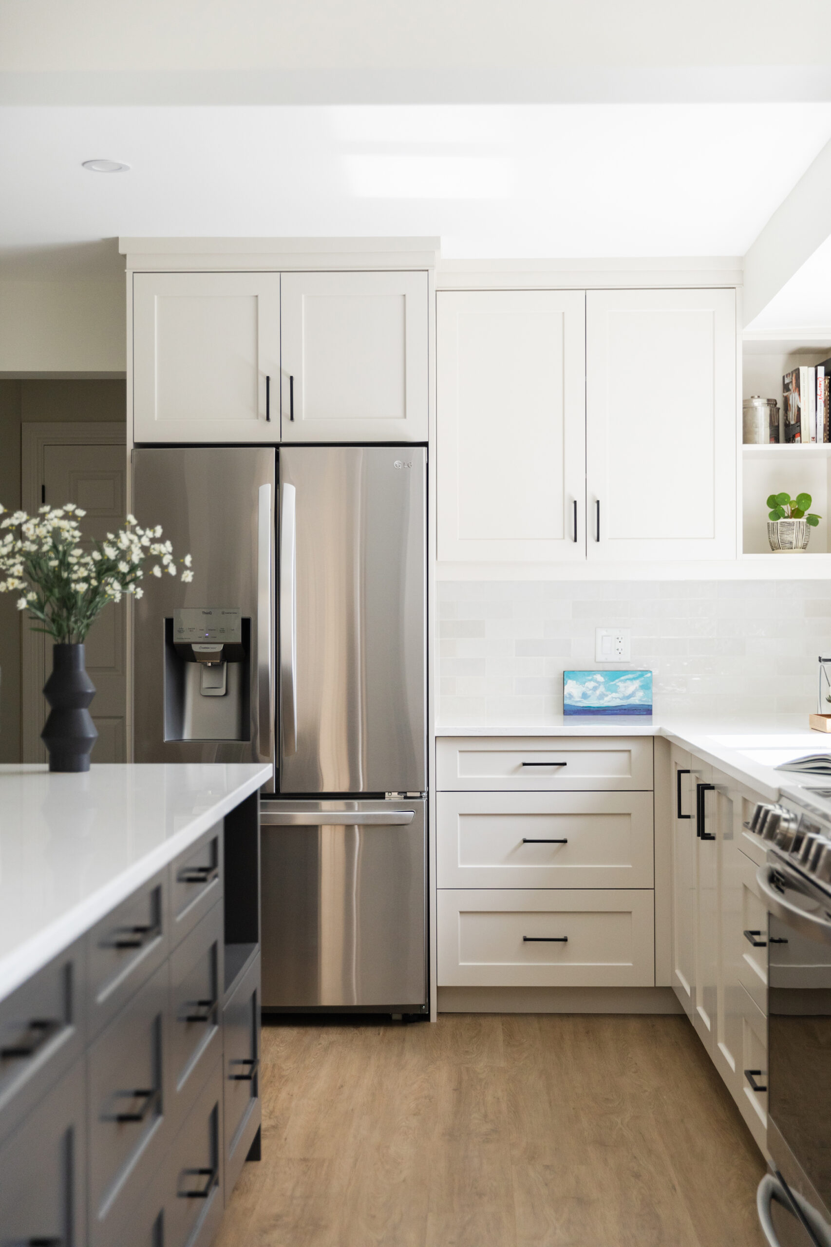 Kitchen renovation and interior design with contemporary design style in family home.