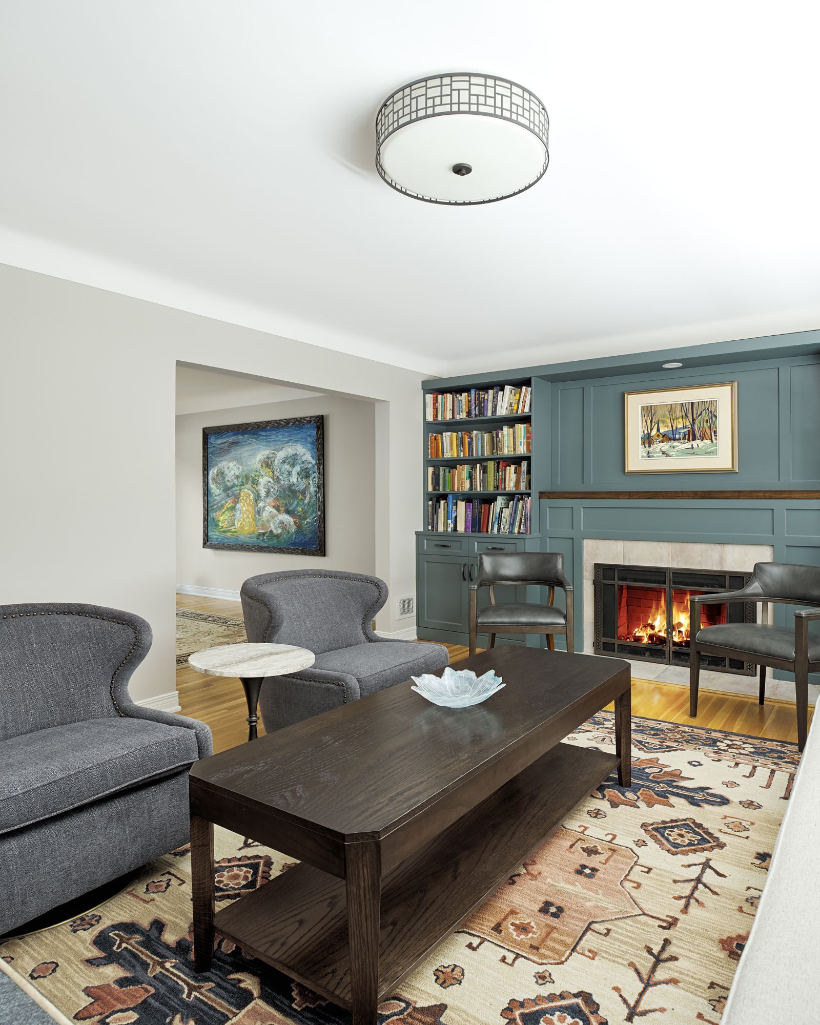 Transitional family living room and sitting area in Greater Essex County.